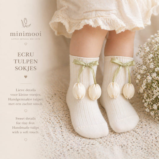 Tulip Detail Socks with Ribbon